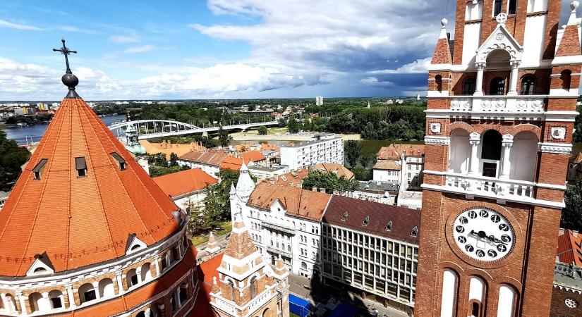 Holnap a napsütés mellett, az esernyőt se felejtsék otthon
