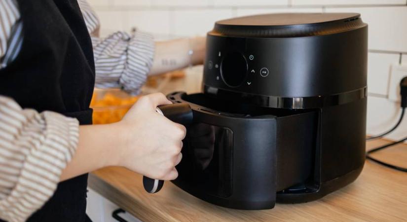 Tilos így használni az air fryert – Dobhatod ki az ételt, ha ezt teszed