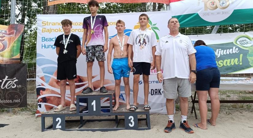 Soltvadkerten rendezték a strandbirkózó ob-t, remekeltek a rendezők