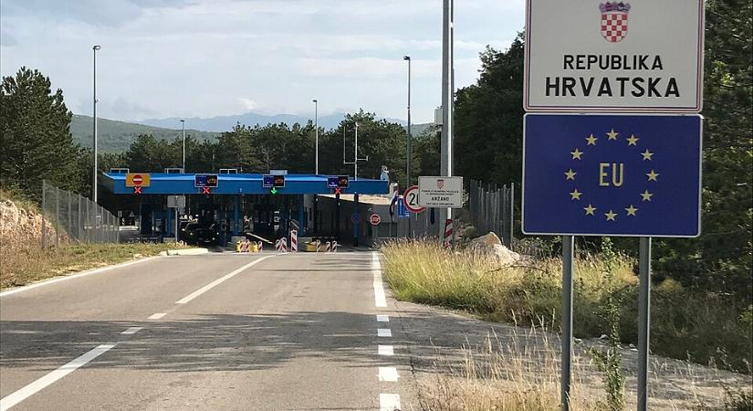 Külügyminisztérium: Ne utazzanak Horvátországba!