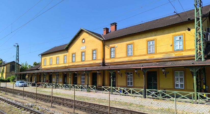 Régóta várt fejlesztés indulhat el a tatai vasútállomáson