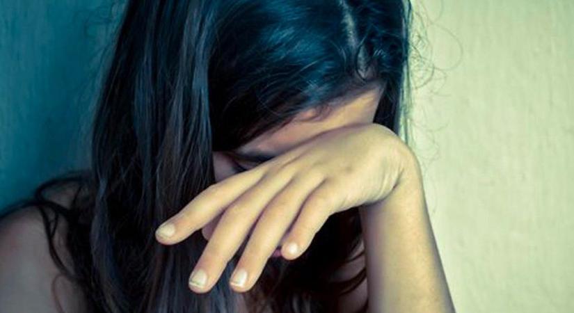 Orvosi váróban verte a kisbabáját Debrecenben