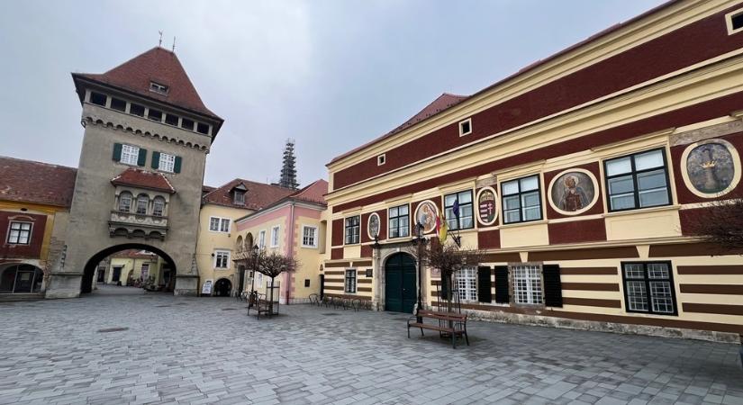 Nem hajlandó elárulni a kőszegi polgármester, hogy érkezett-e ajánlat a Hősök tornya felújítására