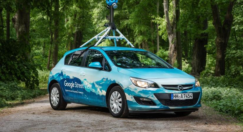 4,3 millió forintos kártérítést kapott egy férfi, akinek a saját kertjében fotózta le a csupasz fenekét a Google autója
