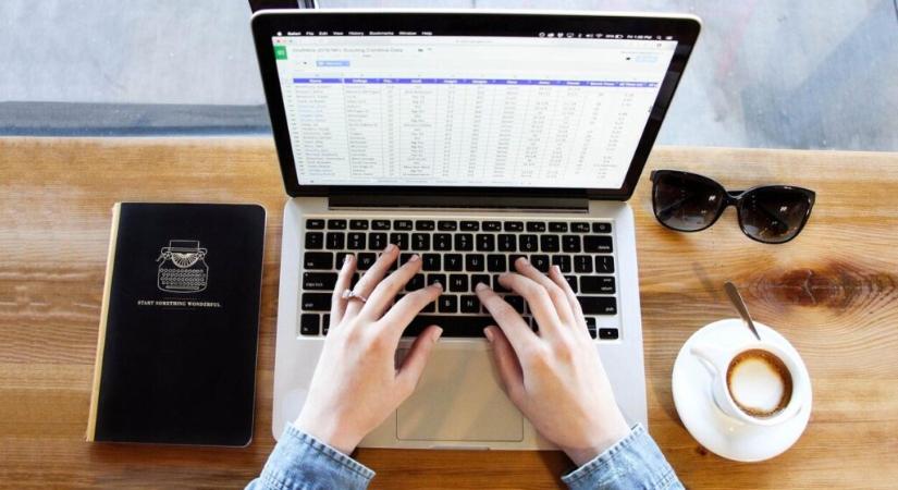 Online tanfolyamok: milyen lehetőségeket kínálnak?