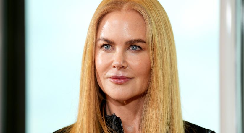 Az 58 éves Nicole Kidman fekete csipkében pózol: az őszi trendekből ad ízelítőt