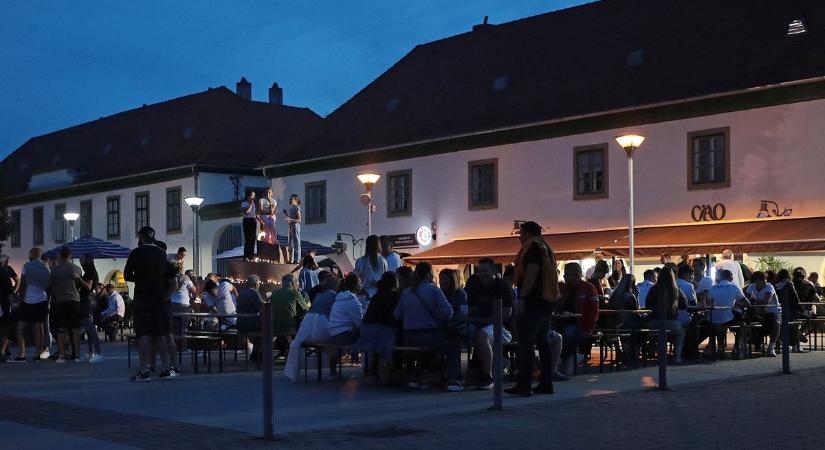 Egy éves lett a körmendi Ciao Café – sok-sok fotón a nagy buli, amit csaptak