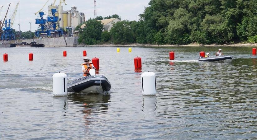 Öbölzár Dunaújvárosban, kihajózni csak bizonyos időben lehet
