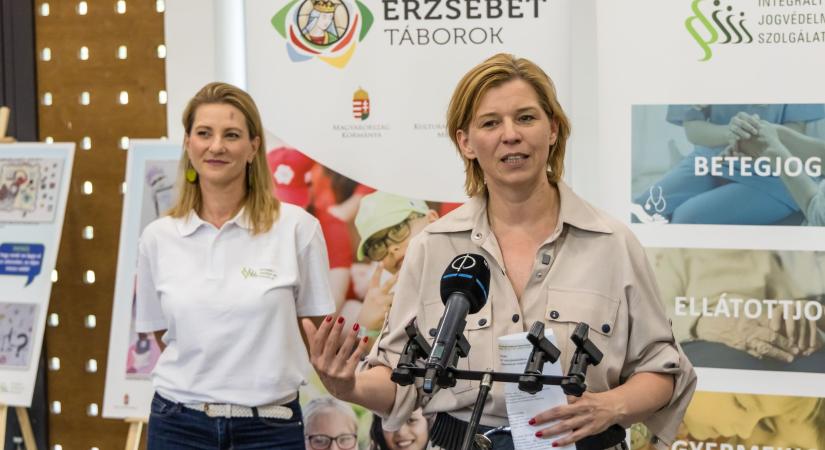 Varga-Bajusz Veronika: Fontos a digitális gyermekvédelem