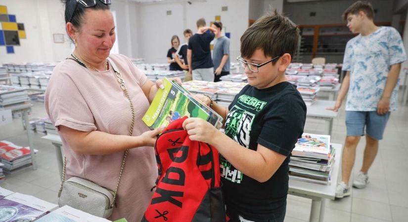Kisebb teher a családoknak az iskolakezdés, ezek a legfontosabb tudnivalók a támogatásokról