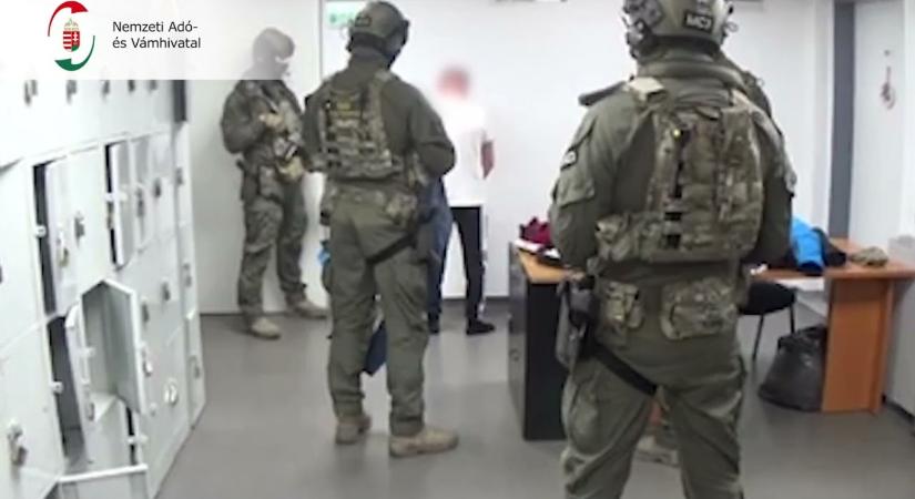Merkur parancsnok: Épp nyaralok, nem vettek őrizetbe