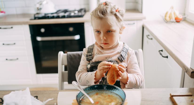 Testképzavar gyerekkorban: ezek a szülői mondatok borzalmasan ártalmasak, sose mondd a gyereknek