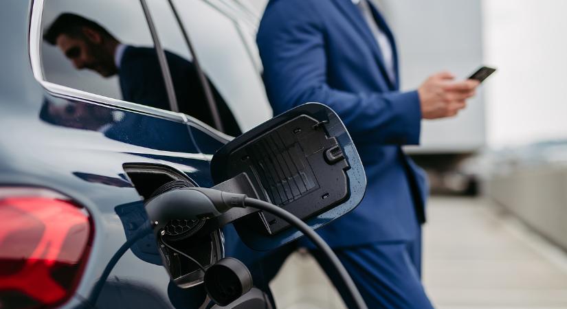Kötelezővé tennék, amit senki sem akar: így bukhatja el az EU az elektromos autós álmait