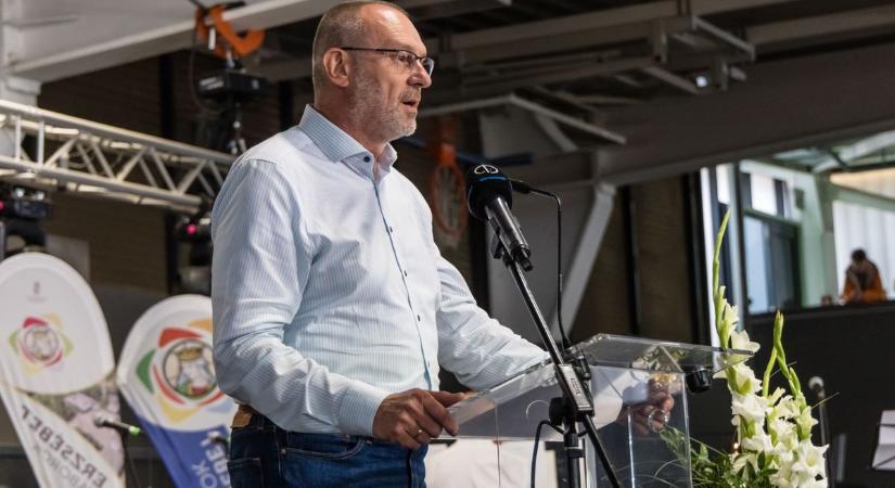 Zsigó Róbert: Szeptember 1. és október 15. között kézbesítik az élelmiszer-utalványt a nyugdíjasoknak