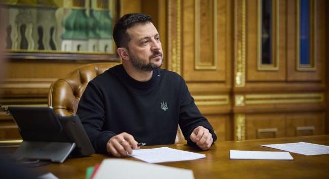 Zelenszkij aláírta a törvényt a 60 év fölöttiek szerződéses katonai szolgálatáról