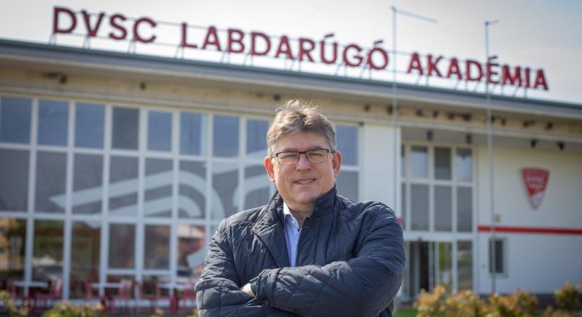 Méltatlan: Távozhat Herczeg András, a DVSC LA szakmai igazgatója?