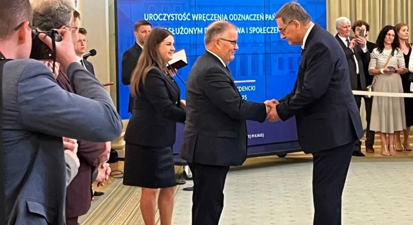 Állami kitüntetést kapott Lengyelországban Hörcsik Richárd