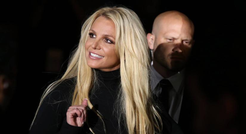 Elárverezik Britney Spears ikonikus Mercedes-Benzét - ezt vezette hírhedt botrányai idején
