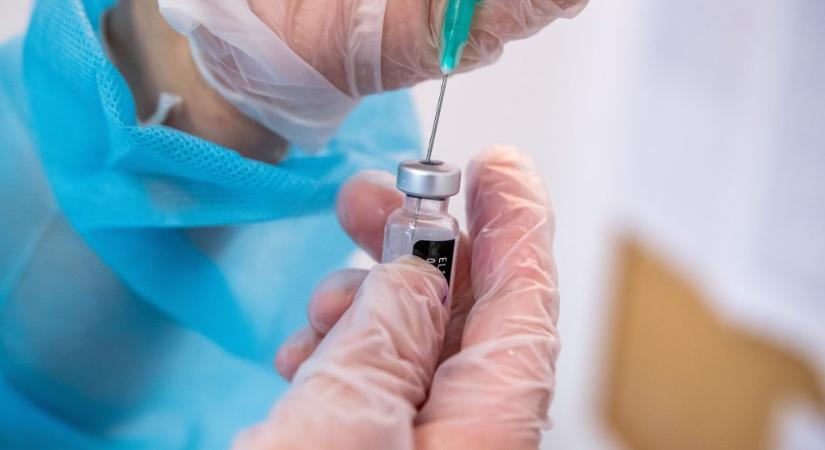 Emberek millióit mentették meg a Covid-vakcinák