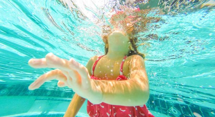 Mérgező klórgáz szabadult el egy magyar strandon: 120 ember menekült ki