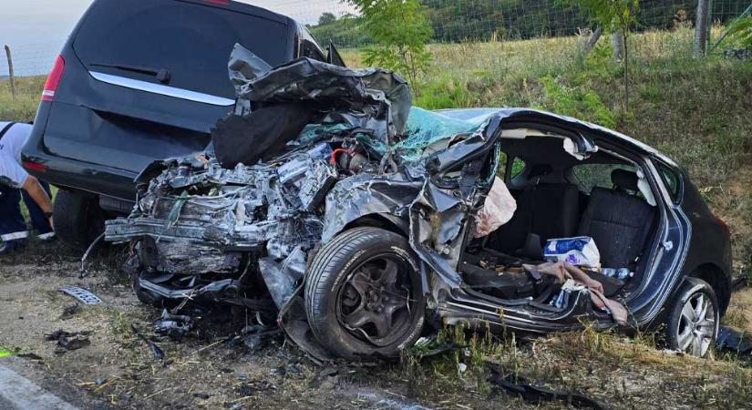 Súlyos baleset a Balatonnál: újra kellett éleszteni egy 6 hetes csecsemőt, 3 mentőhelikopter érkezett a helyszínre