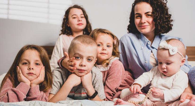 NGM: nincsenek kizárva az idősebb négy- vagy több gyermekes anyák az szja-kedvezményből