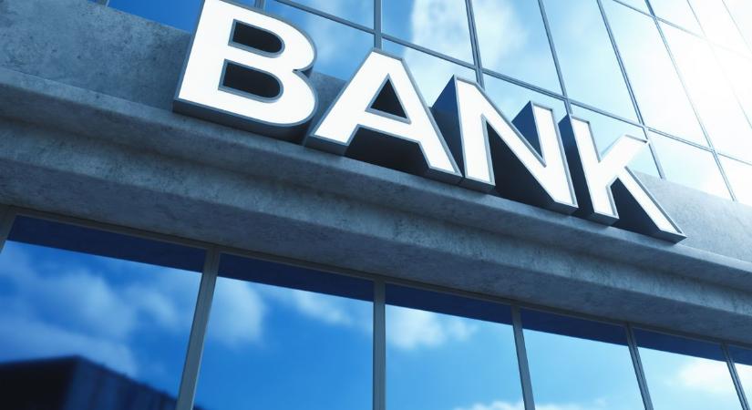 Bankszünnap: Óriási idejű, négynapos leállás jön a hazai banknál, ahol egy napra az összes fiók bezár
