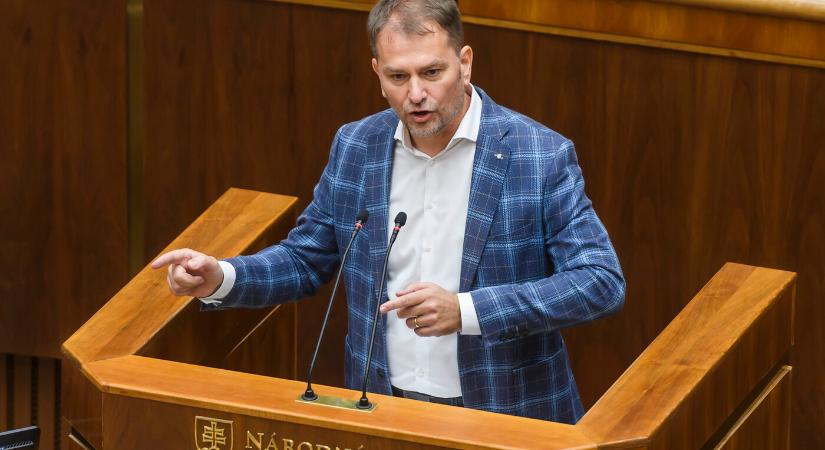 Matovič: A brit nagykövet bekéretésével Fico a vámok témáját akarja eltussolni