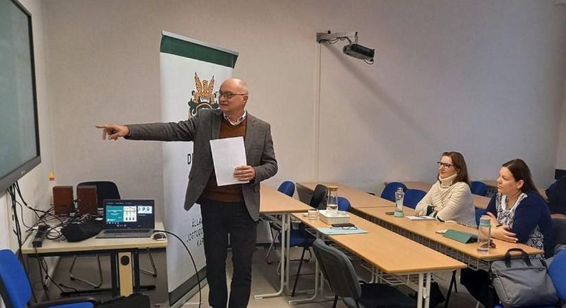Jog és igazság 500 év távlatából – díjat kapott a debreceni professzor monumentális kötete