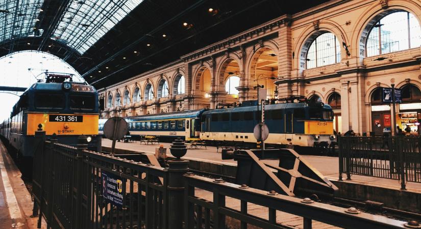 Folyamatosan frissülő oldallal segíti a Keleti lezárása idején a közlekedőket a MÁV