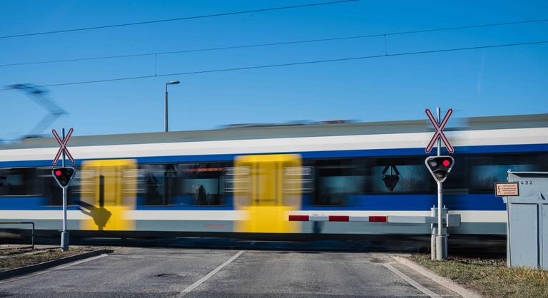 Több vasúti teherkocsi kisiklott Salgótarján mellett