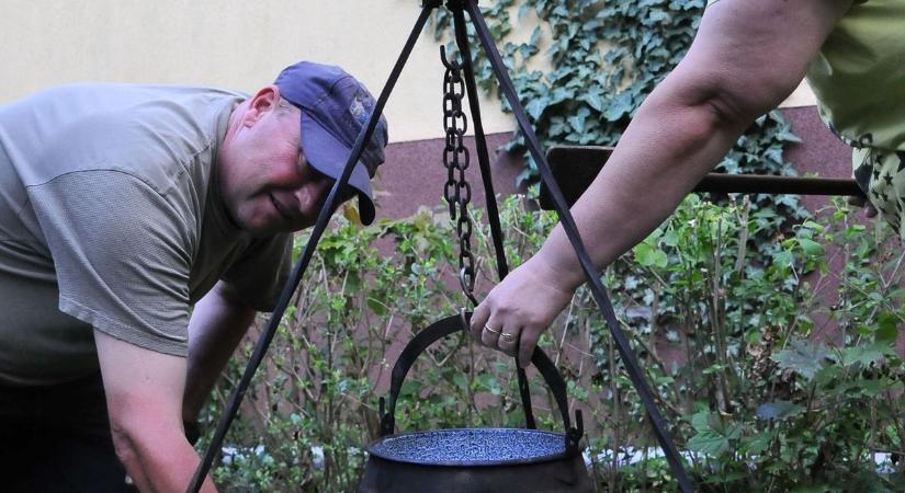 Bulizás, főzés, kikapcsolódás egy füst alatt - a bográcsozás életérzés, télen-nyáron űzhető