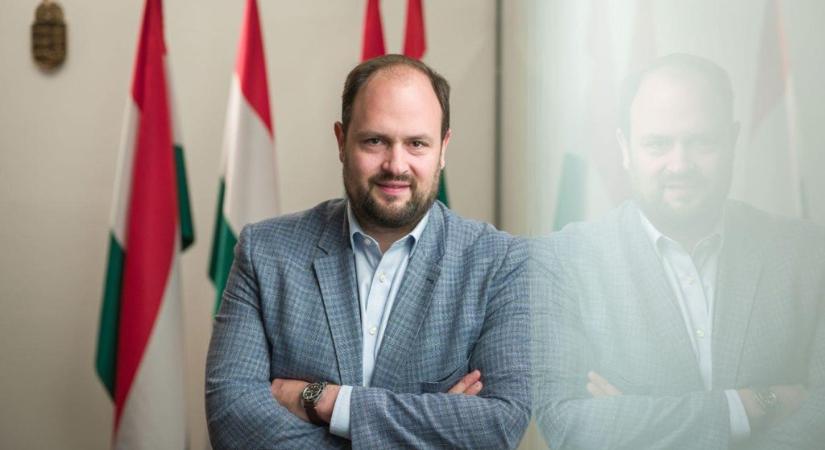 Nacsa Lőrinc: „A közösségekben mindig erő lakozik” – A nemzetpolitikáért felelős államtitkár szerint az értékválsággal szembeni küzdelemhez minden szóra és tettre szükség van