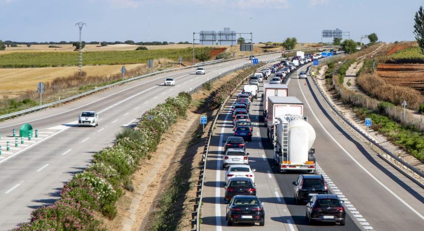 Két sztráda is felejtős most, akkora dugó van