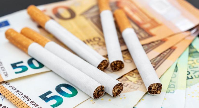 Adóemelés miatt brutálisan drágulhat a cigaretta ára