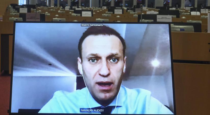 12 év börtön egy orosz kormánykritikus újságírónak