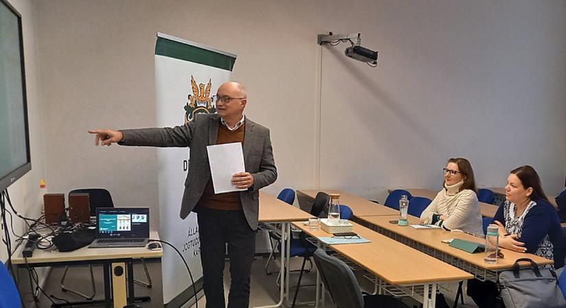 Publikációs díjat kapott a Debreceni Egyetem oktatója