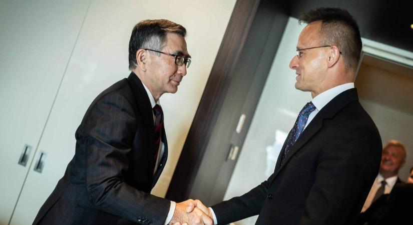 Szijjártó Péter megnevezte a hazai gazdaság gerincoszlopát
