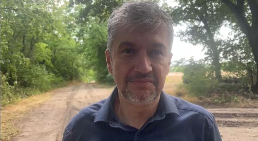 „Menjen a p*csába” – vállalhatatlan stílusban szidta Orbán Viktort Hadházy Ákos (VIDEÓ)