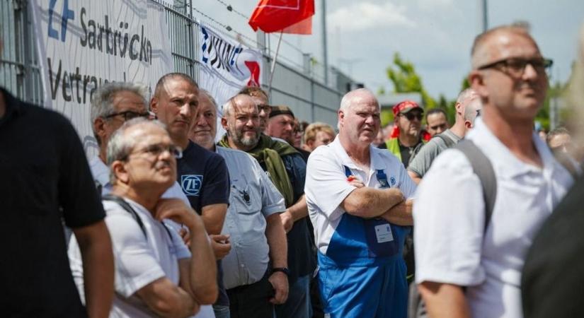 Hiába lázonganak a német munkások, az autóipari beszállító akkor is Magyarországra hozza a gyártást
