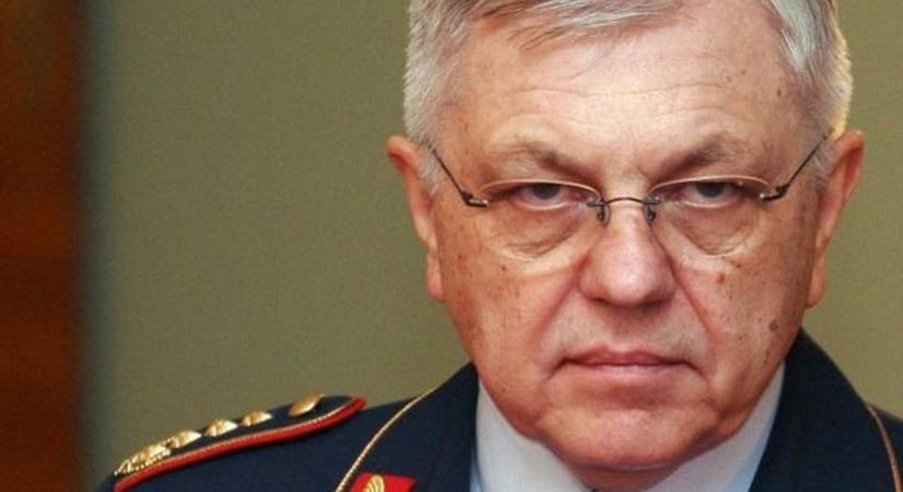 Nem kellett volna Orbán Viktort kritizálni egy volt NATO-tábornok szerint