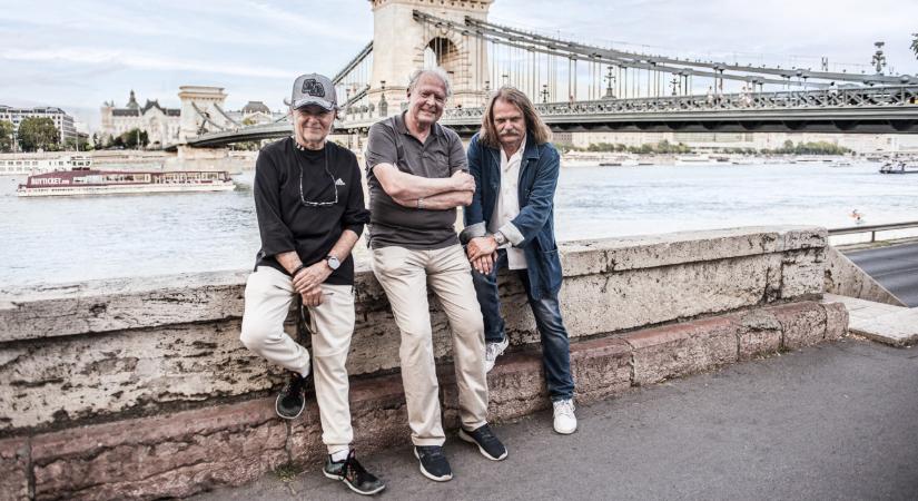 Titkos találkozó a Lánchídon - újra összejött a három magyar jóbarát