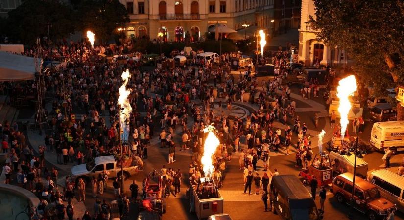 Lángba borult a Kossuth tér – elkezdődött a hőlégballon-bajnokság