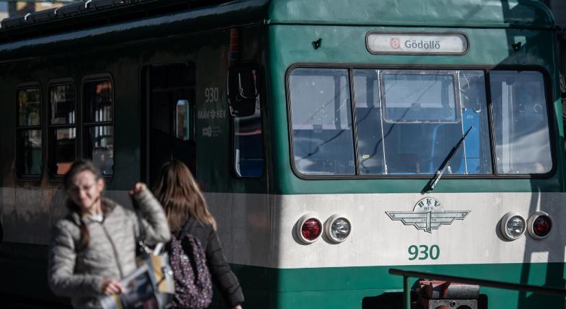 Lázár János már 54 új HÉV-szerelvényről beszél, kár, hogy még a májusra ígért közbeszerzés sem jelent meg