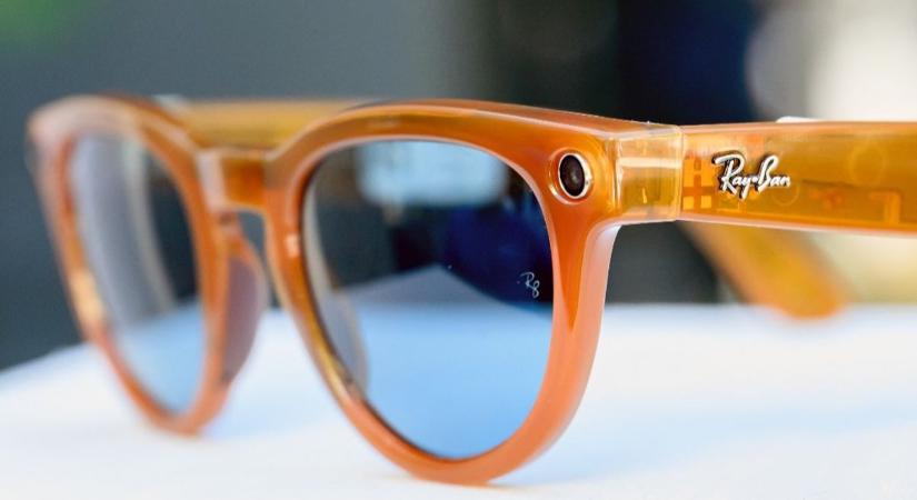 Palvin Barbara is a Ray-Ban okosszemüvegén keresztül szemléli a világot