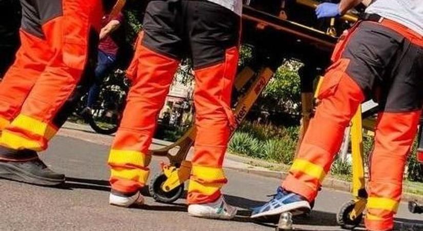 Tízen meghaltak, mert szembe jöttek velük az autópályán