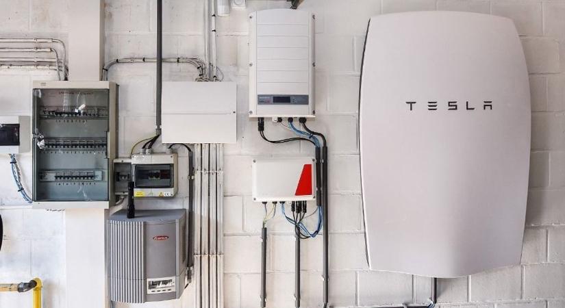 Az energiatárolás terén is élre törne a Tesla: óriási üzletet kötött Elon Musk cége
