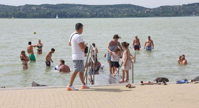 A fürdés és a napozás már nem elég - a Balatonnál is élményeket keresnek a turisták