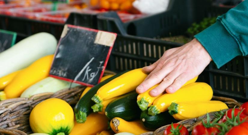 Ekkortól várhatják a nyugdíjasok a postást az utalvánnyal