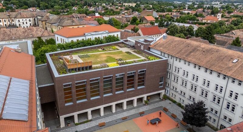 Zöldtető az iskola felett – szimbolikus és kézzelfogható válasz a klímaváltozásra